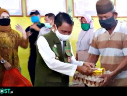 Bupati Nelson Minta Daftar Penerima Bantuan Dipajang Secara Transparan