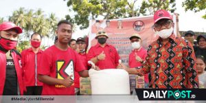 Bupati Darwis Bantu Korban Banjir Bandang di Bone Bolango