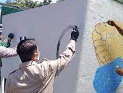 Bupati Nelson Apresiasi Bhayangkara Mural Festival dalam Melawan Covid19: Pesannya Kena