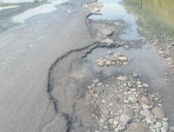 Dilanda Banjir Sebulan, Akses Jalan Provinsi Belidaan-Dolok Masihul Rusak Parah