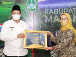 Pemkab Malang Kembali Terima Penghargaan KIP