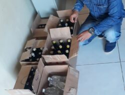 Polsek Pasekan Amankan Miras Saat Gelar Patroli Pekat