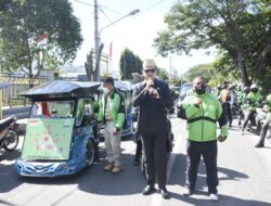 Ryan Kono Lepas Rombongan Parade Gojek Menuju Makam Nani Wartabone