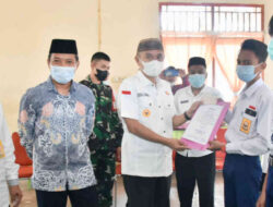 262 Pelajar Pohuwato Terima Bantuan Beasiswa Melalui Jalur Aspirasi Elnino Mohi