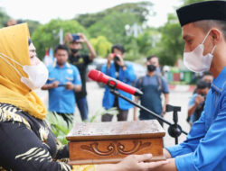 Wabup Suharsi Igirisa Lepas Rombongan Kirab Bendera Pusaka