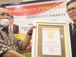 Fikram Salilama Raih Penghargaan Wakil Rakyat Berprestasi