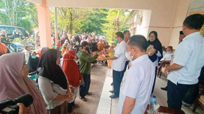 Atasi Kelangkaan Minyak Goreng, Pemkab Pohuwato – Perum Bulog Gelar Operasi Pasar