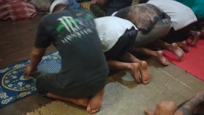 Tahanan Muslim di Polres Asahan Dapat Bimbingan Sholat Dzuhur