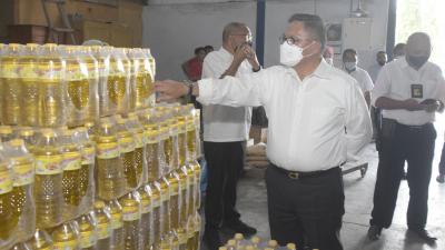 Marten Taha Minta Agen Jangan Jual Minyak Goreng di Atas HET