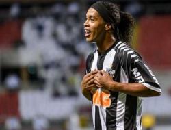 Jika Ronaldinho ke RANS Cilegon FC, Gajinya Capai Rp2,2 Miliar?