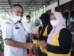Petugas Kebersihan dapat Bantuan dari Baznas Asahan