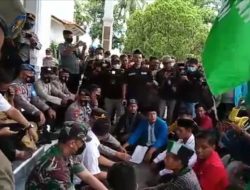 Mahasiswa Demo 11 April di Gedung DPRD Asahan