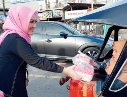 Anggota PD IPEMI Provinsi Gorontalo Berbagi Takjil dan Sembako dengan Masyarakat