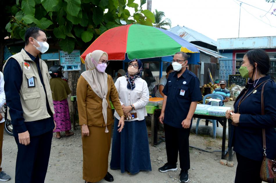 Pemkab Bonebol Dampingi Pemeriksaan Takjil di Center Point oleh BPOM Provinsi