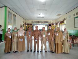Sekda Roni Sampir Semangati Siswa SMP Ikuti Ujian Sekolah