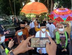 Tiba di Gorontalo, Hamka Hendra Noer Disambut Adat Mopotilolo