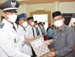 Thariq Modanggu Lantik 2 Penjabat Kades dan BPD 6 Desa