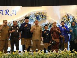 Bupati Labuhanbatu Hadiri Khitanan Putra Kedua Ketua PN Rantauprapat
