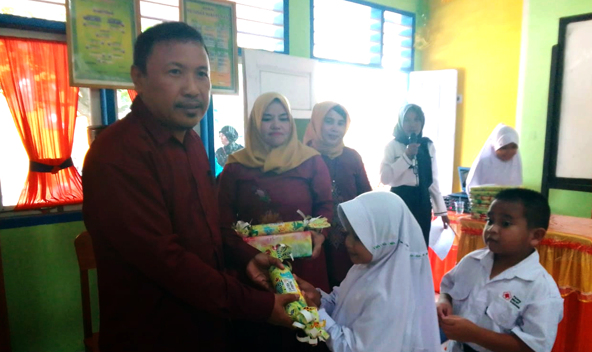 Kepala sekolah Sdn 07 Bulango Utara Apresiasi Siswa Berprestasi