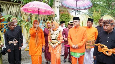 Usai Dilantik Sebagai Bupati Definitif, Thariq Modanggu Jalani Prosesi Adat Molo’opu