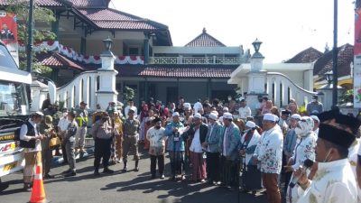 Lepas Calon Jamaah Haji Kloter 26, Bupati Jember Titip Doa Ini!