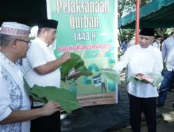 Bupati Asahan Imbau Bungkus Daging Qurban Pakai Daun
