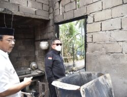 Sambangi Korban Kebakaran di Dembe, Wali Kota Pastikan Bangun Kembali Rumah Warga yang Tertimpa