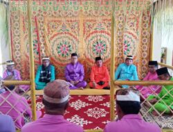 Bupati Thariq Modanggu Jalani Prosesi Adat Mopotilolo di Kecamatan Ponkep