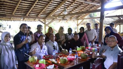 Marten Taha Jadi "Penyejuk" Hubungan Lamahu dan KKIG Sulteng