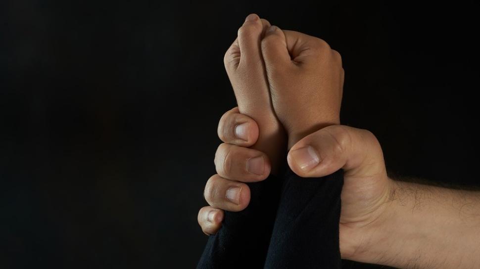 Beredar Video Diduga Oknum Guru Aniaya Murid, Publik Minta Kepolisian Segera Bertindak