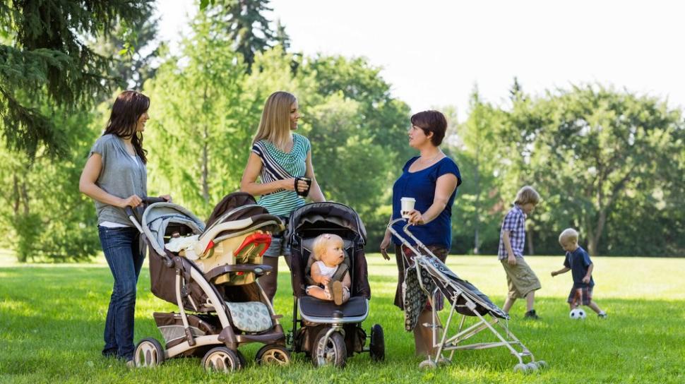 Ibu-ibu Antar Anak ke Sekolah Dinyinyiri Gegara Motor dan Emas: Padahal Rumah Masih Kontrak