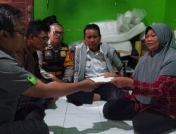 Pedagang Cicaheum Terima Amplop Kosong, Setpres Minta Maaf dan Serahkan Banpres Rp1,2 Juta