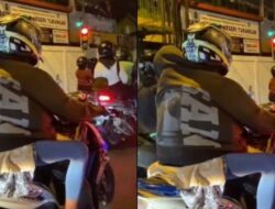 Sejoli Pakai Satu Jaket Berdua Saat Naik Sepeda Motor, Warganet: Kalau Jatuh Sehidup Semati
