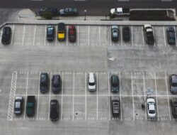 Sempat Viral, Juru Parkir Yang Patok Tarif Rp 15 Ribu Di Indomaret Kemang Ditangkap Polisi