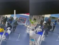 Viral Calon Penumpang Kereta Singkap Hijab Petugas Perempuan, Aksinya Dikecam Warganet: Melecehkan!