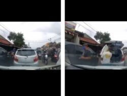 Duh! Macet Parah Gegara Mobil Parkir di Tengah Jalan, Ternyata Pemiliknya Emak-emak Lagi Santai Beli Beras