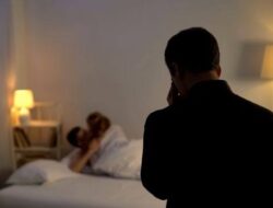 Ditemukan Bermesraan Bersama Sang Kekasih, Seorang Anak Polisikan Bapaknya Sendiri