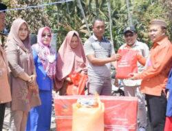 Pemda Boalemo Bantu Korban Kebakaran Desa Rumbia