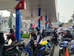 Pedasnya Sindiran Sopir Angkot Usai Harga Pertalite Naik Jadi Rp10.000: Terima Kasih Pak Jokowi!
