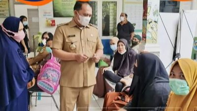 Ini yang Dilakukan Bupati Labuhanbatu Saat Sidak di Puskesmas Kota