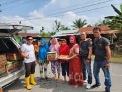 Tokoh Pemuda Sergai Beri Paket Sembako Kepada Korban Banjir di Sei Rampah