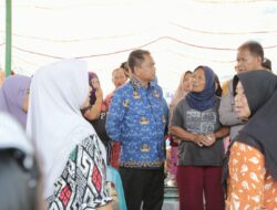 Pasca Banjir, Bupati Darma Wijaya Tinjau Warga Terdampak di Tanjung Beringin