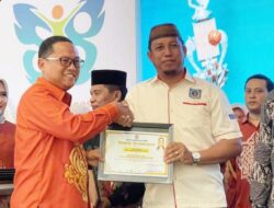 Desa Ponelo Raih Penghargaan Desa Stop BABS