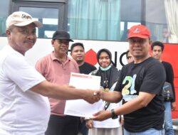 77 Pendonor Suka Rela Terima Piagam Penghargaan Dari Roni Sampir