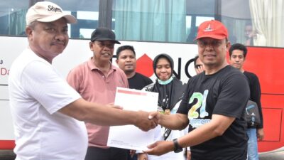 77 Pendonor Suka Rela Terima Piagam Penghargaan Dari Roni Sampir