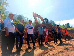 Wabup Hendra Salurkan Bantuan dan Tinjau Lokasi Longsor di Bilato