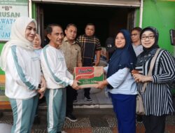 Bupati Nelson Serahkan Bantuan Untuk Korban Bencana di Manado