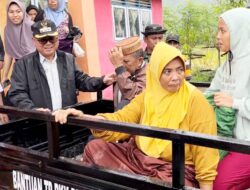 Bupati Thariq Tinjau Serta Evakuasi Korban Banjir di Kecamatan Sumalata