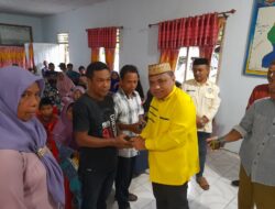 Wabup Hendra Salurkan Bantuan Bibit Jagung dan Pupuk Organik di Bongohulawa