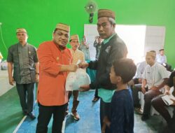 Wabup Hendra Salurkan Sembako di 8 Desa Kecamatan Biluhu